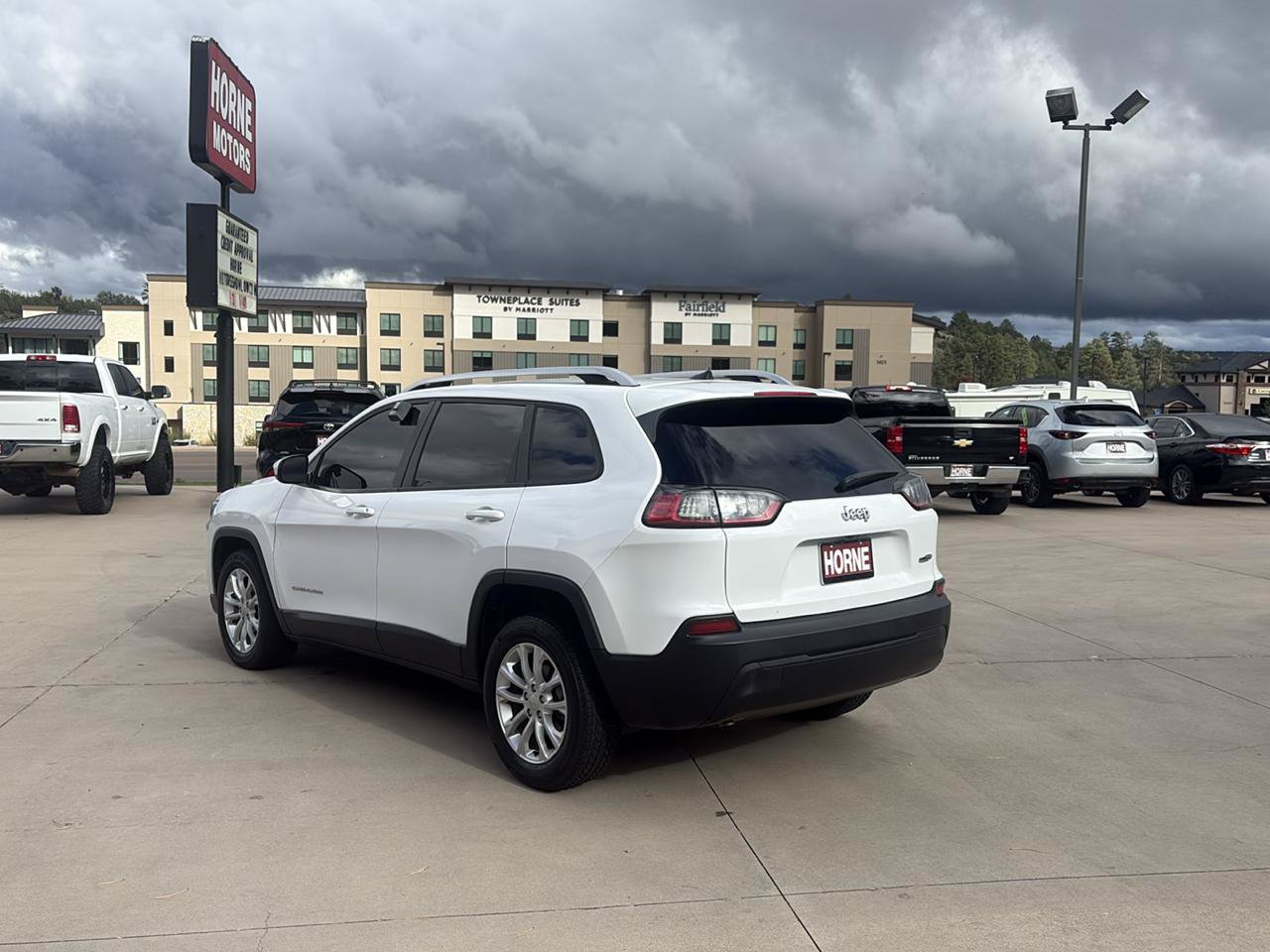 Used 2020 Jeep Cherokee Latitude FWD image 5