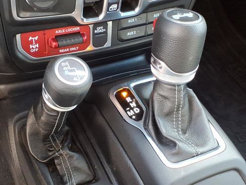 Used 2024 Jeep Wrangler Willys image 26