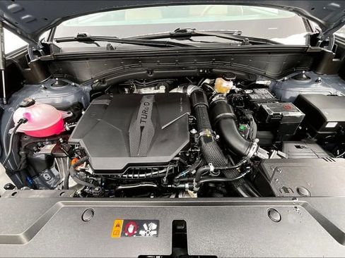 Used 2025 Hyundai Santa Fe Limited image 10