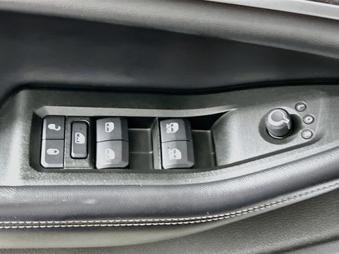 Used 2021 Jeep Grand Cherokee L Limited RWD image 16