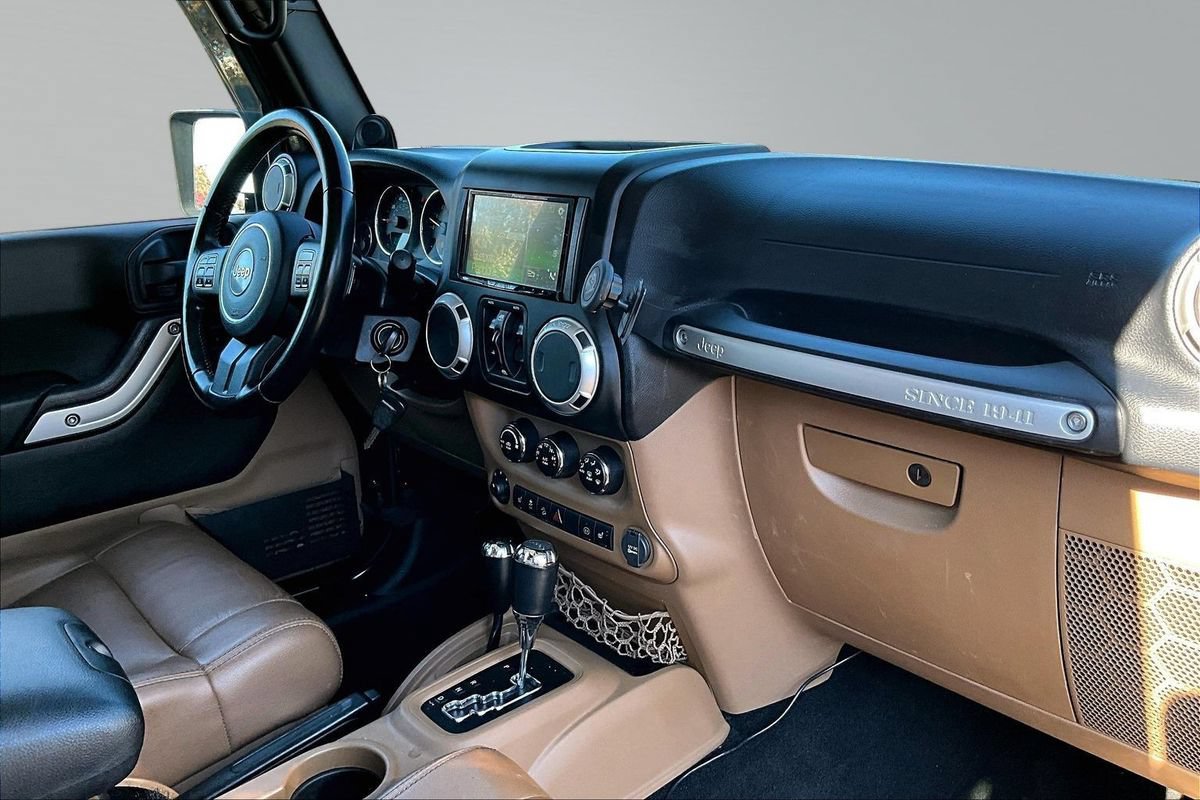 Used 2012 Jeep Wrangler Unlimited Sahara w/ Dual Top Group AWD/4WD image 13