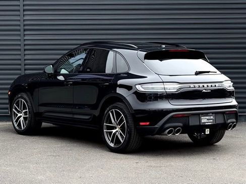 Certified 2025 Porsche Macan image 3