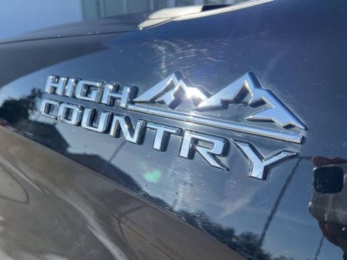 Used 2019 Chevrolet Silverado 1500 High Country image 12