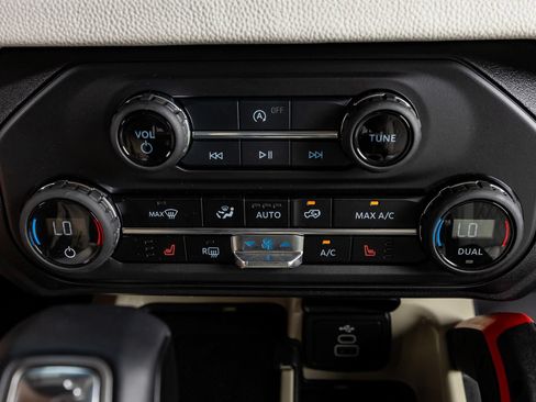 Used 2026 Ford Bronco Heritage Edition AWD/4WD image 21
