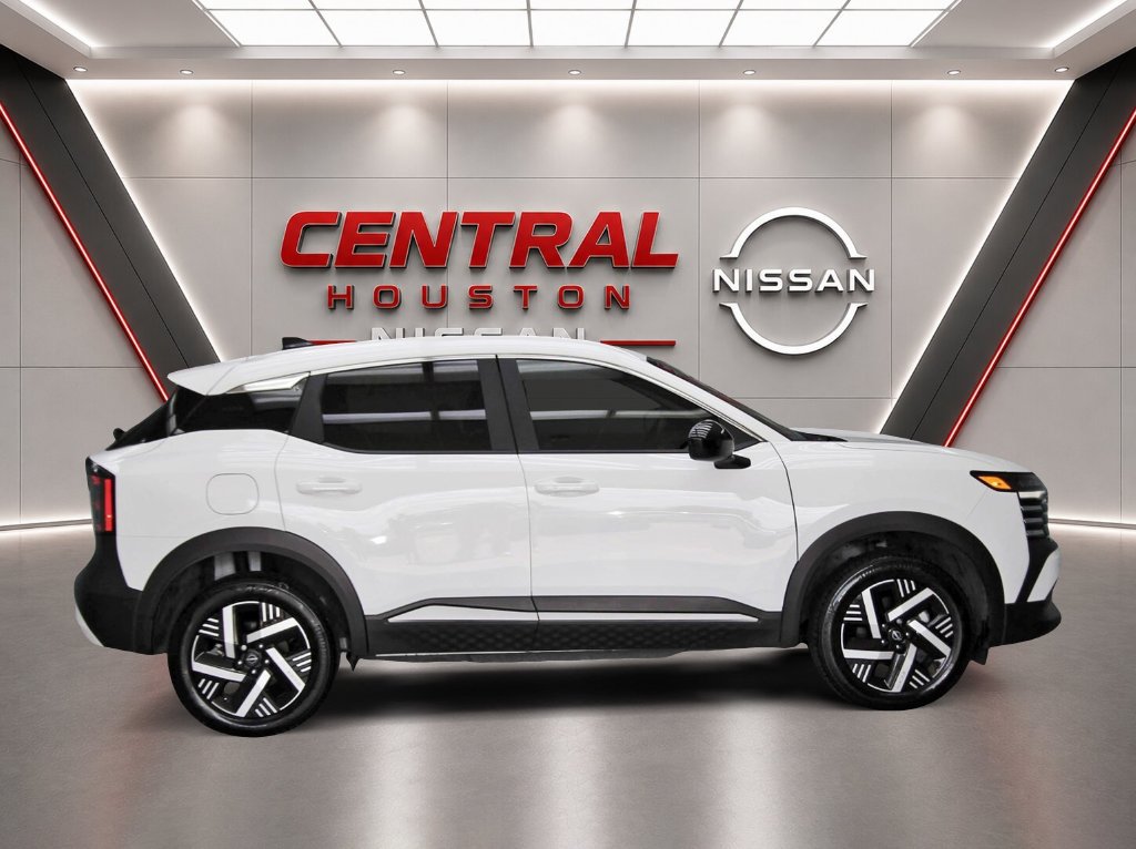 Used 2026 Nissan Kicks SV w/ SV Premium Package FWD image 5