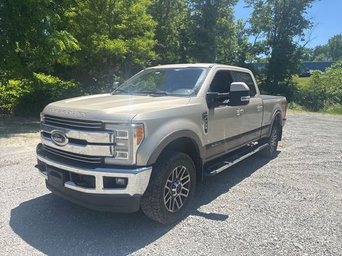 Used 2018 Ford F250 Lariat w/ Lariat Ultimate Package AWD/4WD image 4