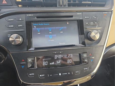 Used 2018 Toyota Avalon XLE Plus image 16