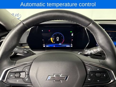 Used 2025 Chevrolet Trax ACTIV FWD image 11