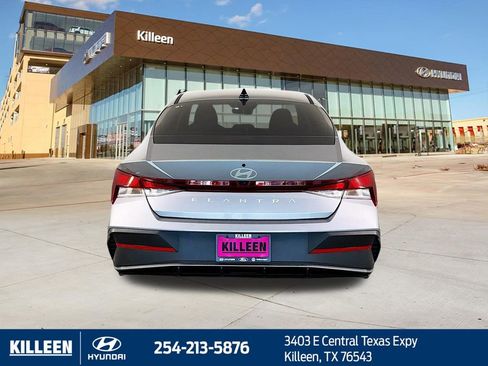 Used 2026 Hyundai Elantra SE FWD image 8