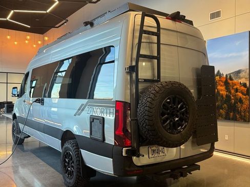 Used 2025 Mercedes-Benz Sprinter 2500 image 8