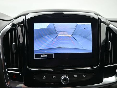 Used 2021 Chevrolet Traverse LT FWD image 11