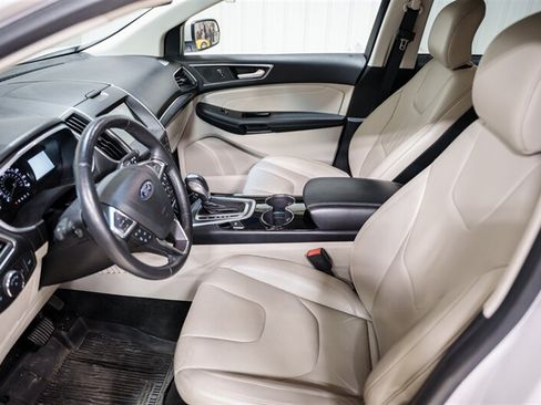 Used 2018 Ford Edge Titanium w/ Technology Package AWD/4WD image 8