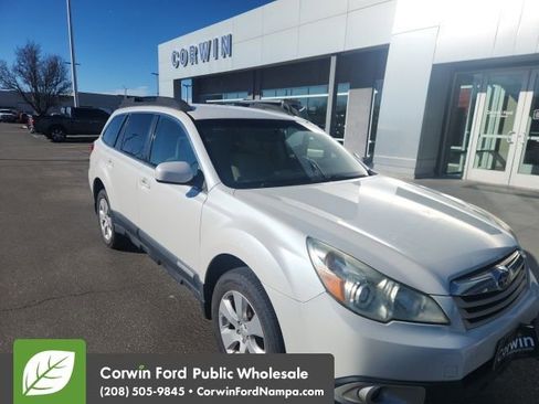 Used 2011 Subaru Outback 2.5i Premium w/ All-Weather Pkg image 3