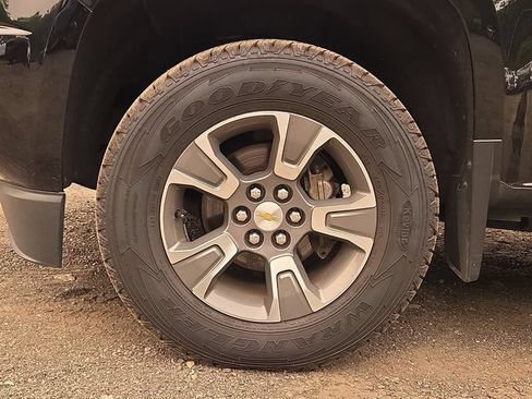 Used 2015 Chevrolet Colorado Z71 AWD/4WD image 24