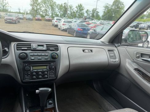 Used 2000 Honda Accord EX image 17