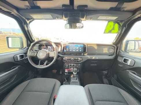 Used 2024 Jeep Wrangler Unlimited Rubicon image 15