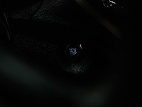 Used 2018 Jeep Cherokee Limited image 18
