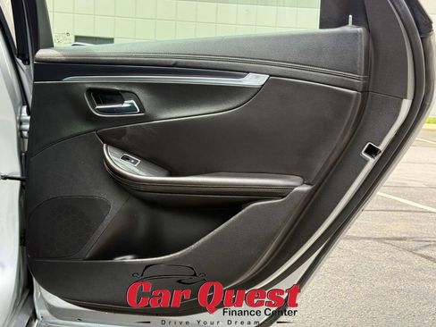 Used 2018 Chevrolet Impala LT image 15