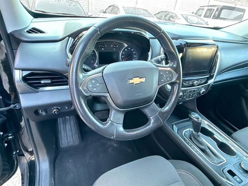Used 2018 Chevrolet Traverse LT image 12