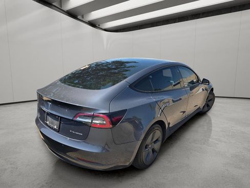 Used 2022 Tesla Model 3 Long Range AWD/4WD image 5