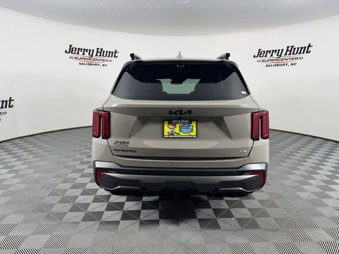 Used 2025 Kia Sorento SX Prestige image 8