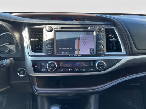 Certified 2018 Toyota Highlander Limited image 17