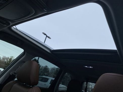 Used 2024 Subaru Forester Touring w/ Pop Package 2 image 7