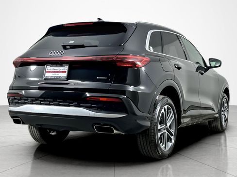 Used 2025 Audi Q5 Premium w/ 19" Wheel Package image 5