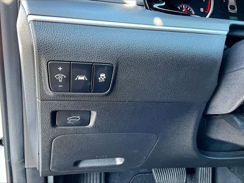 Used 2022 Kia K5 LX image 33