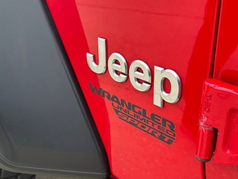 Used 2018 Jeep Wrangler Unlimited Sport AWD/4WD image 29