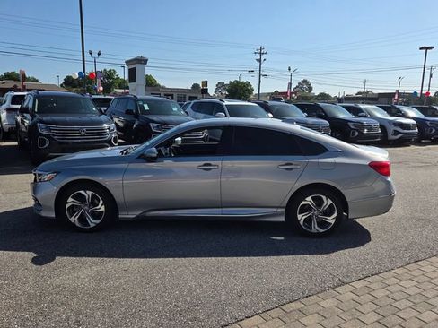 Used 2020 Honda Accord EX image 4