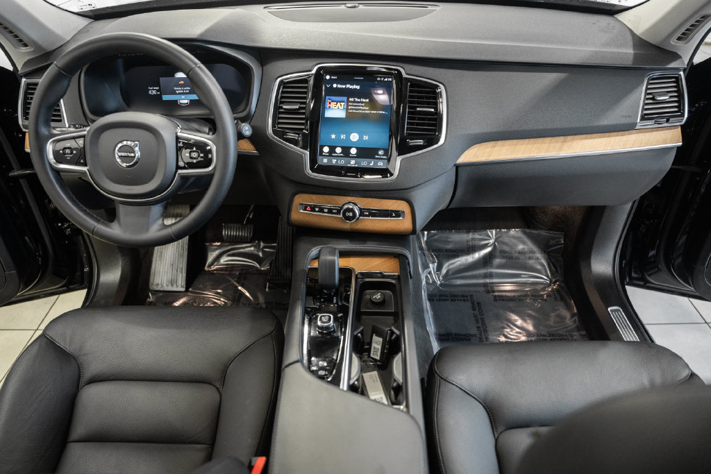 Used 2024 Volvo XC90 B6 Plus AWD/4WD image 18