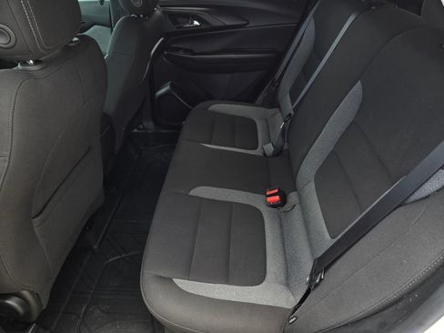 Used 2024 Chevrolet TrailBlazer LT FWD image 34