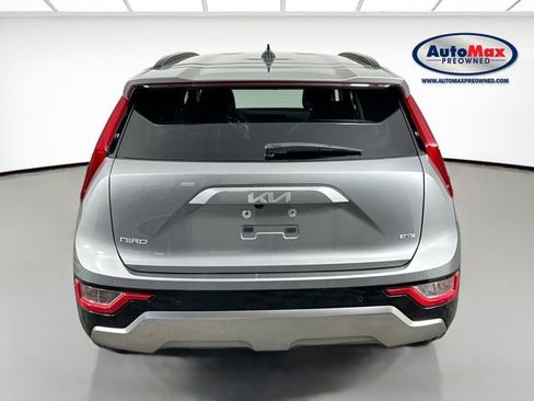 Used 2023 Kia Niro EX Touring image 7