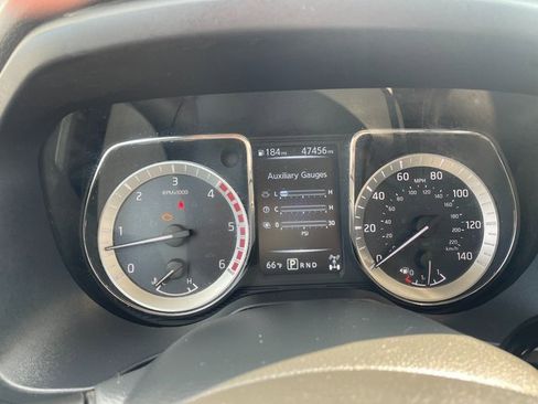 Used 2017 Nissan Titan SV image 13