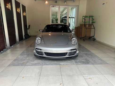 Used 2011 Porsche 911 4 Coupe image 3