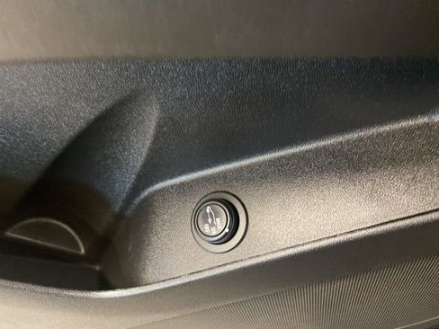 Certified 2024 Chevrolet Equinox LT image 33