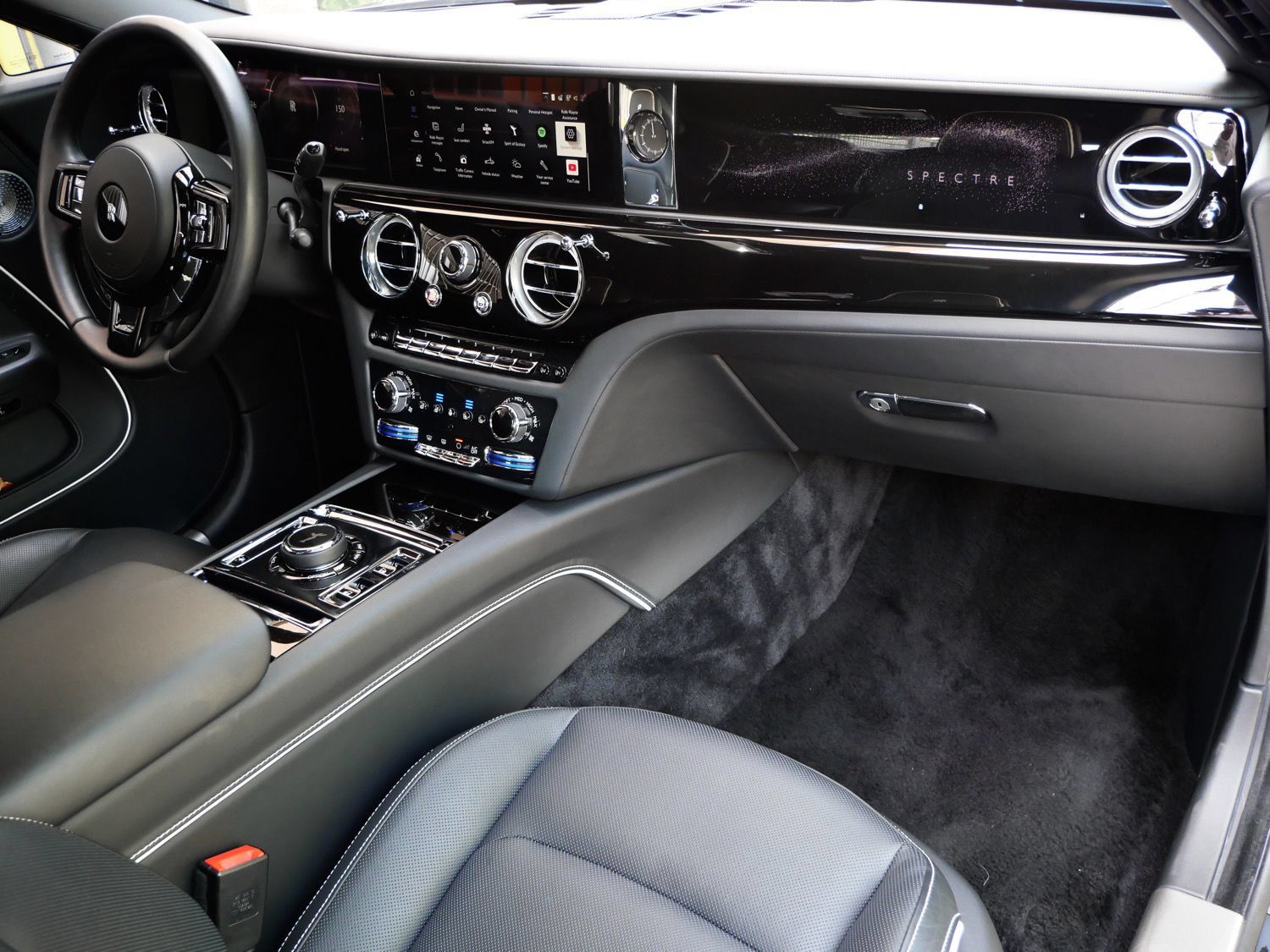 Certified 2025 Rolls-Royce Spectre w/ Spectre Launch Package AWD/4WD image 18