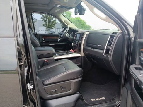 Used 2017 RAM 1500 Laramie w/ Convenience Group AWD/4WD image 23