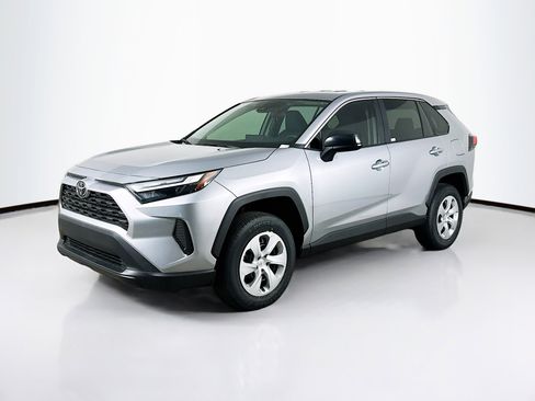 Used 2025 Toyota RAV4 LE image 3