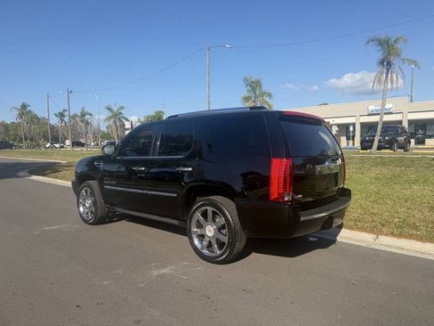Used 2009 Cadillac Escalade AWD image 7