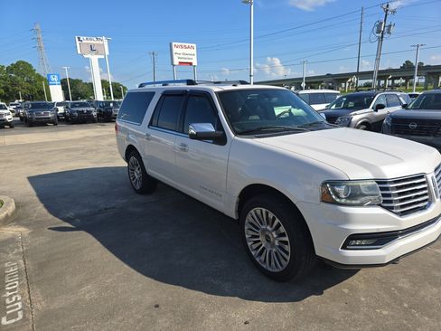 Used 2016 Lincoln Navigator L Reserve RWD image 10