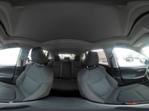 Used 2025 Toyota RAV4 XLE image 44