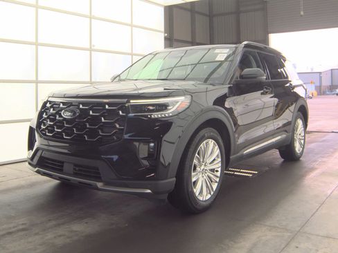 Used 2025 Ford Explorer Platinum w/ LUX Leather Package AWD/4WD image 4