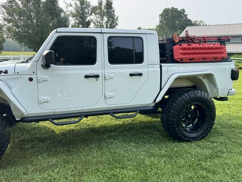 Used 2020 Jeep Gladiator Rubicon image 10