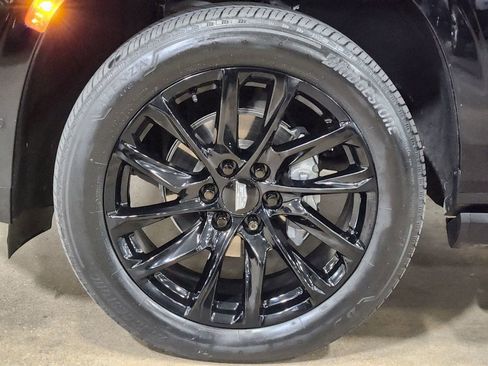 Used 2024 Cadillac Escalade Sport Platinum w/ LPO, ONYX Package image 28