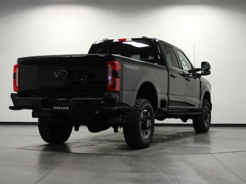 Used 2024 Ford F250 Lariat w/ Tremor Off-Road Package AWD/4WD image 4
