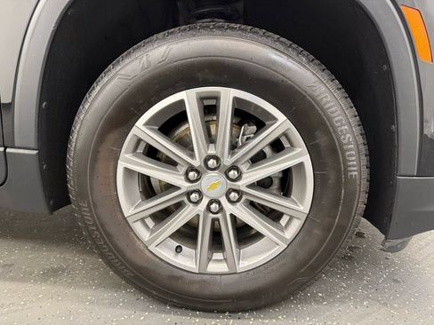 Used 2024 Chevrolet Traverse LT w/ LPO, Floor Liner Package AWD/4WD image 21