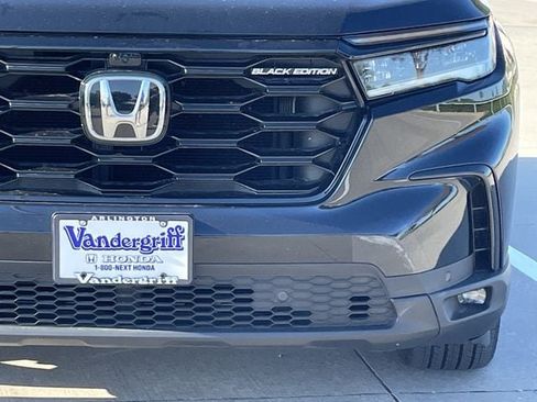 Used 2025 Honda Pilot Black Edition image 9
