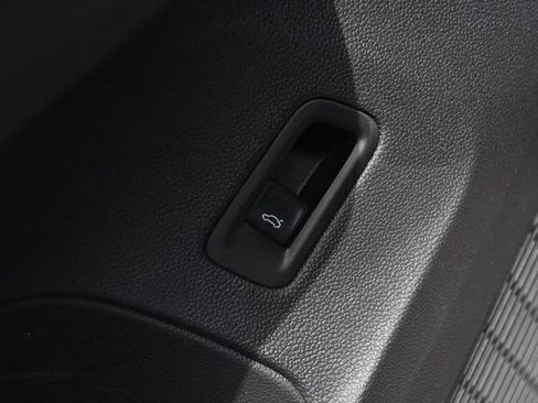 Certified 2025 Volkswagen Atlas SEL Premium R-Line AWD/4WD image 9